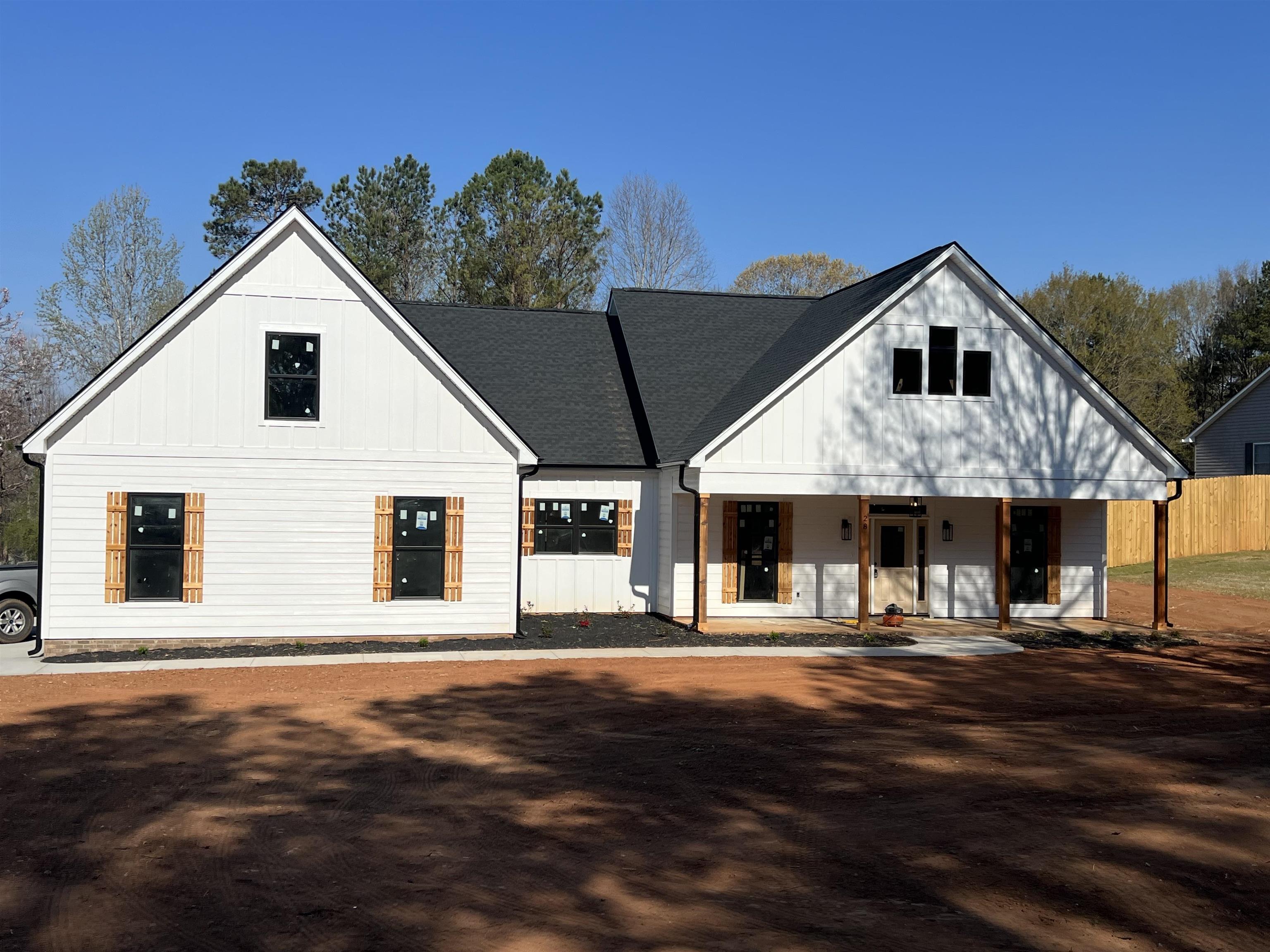 28 Westmoreland Road Woodruff, SC 29388 - Photo 1 of 1 Gallery Image 1