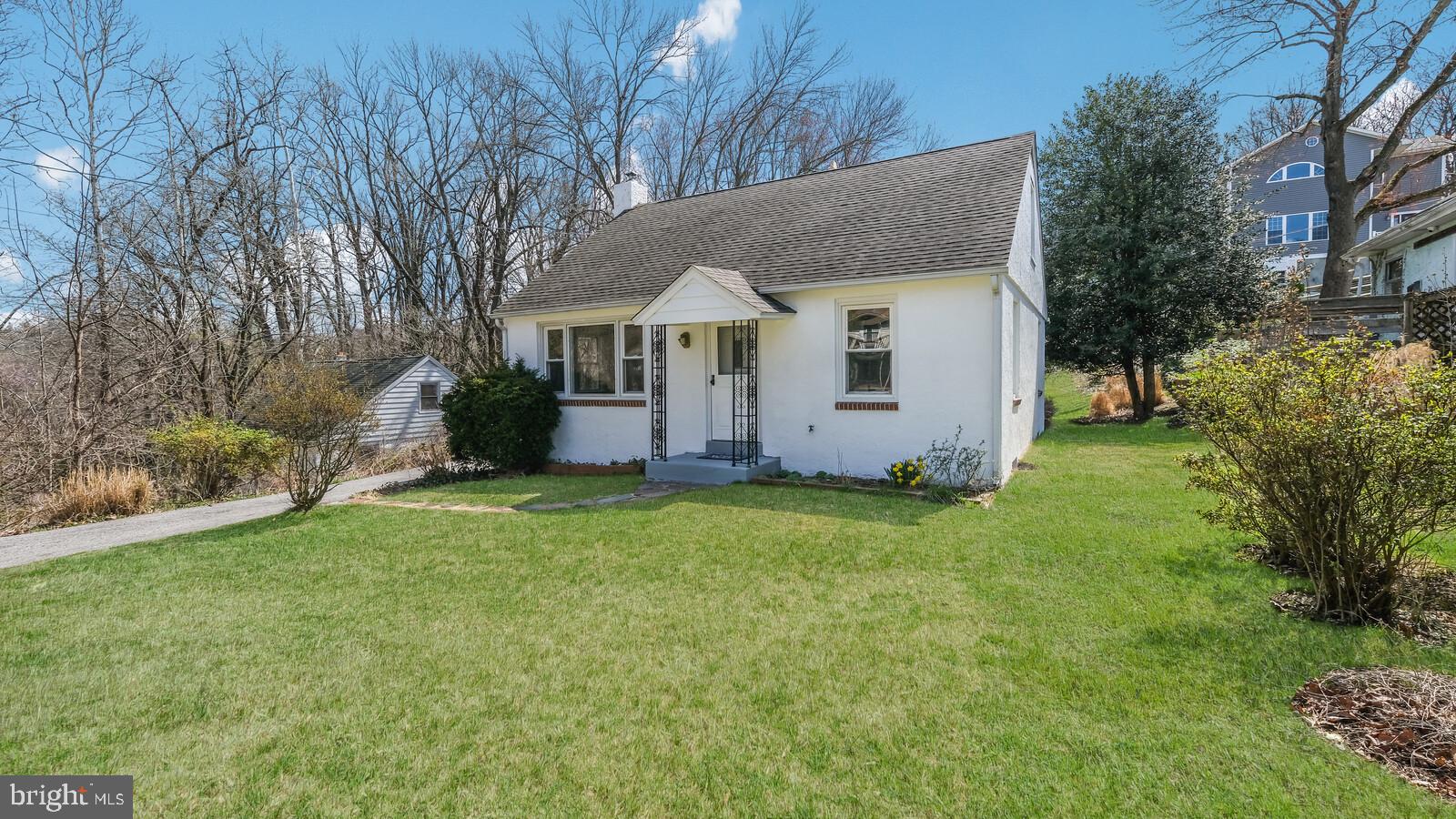 206 Bortondale Road Media, PA 19063 - Photo 2 of 22