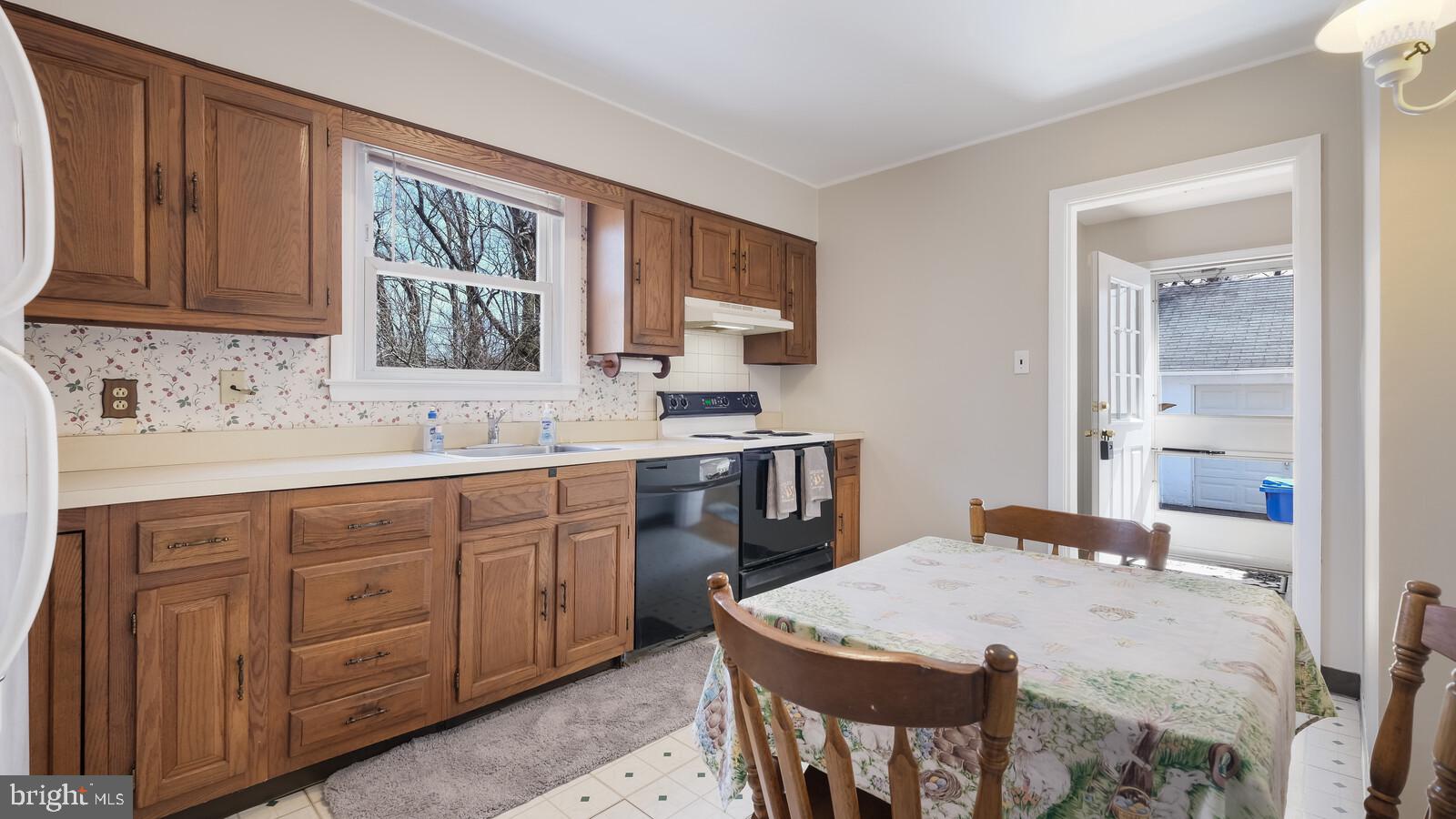 206 Bortondale Road Media, PA 19063 - Photo 6 of 22