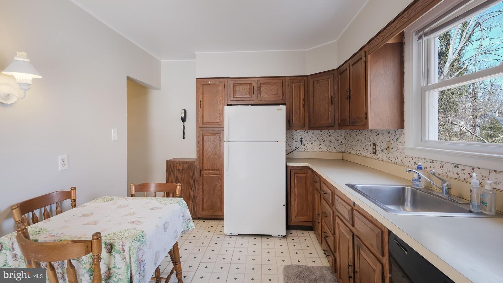 206 Bortondale Road Media, PA 19063 - Photo 8 of 22