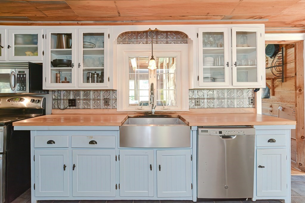 32 Meadowbrook Road Southbridge, MA 01550 - Photo 8 of 38 Gallery Image 8