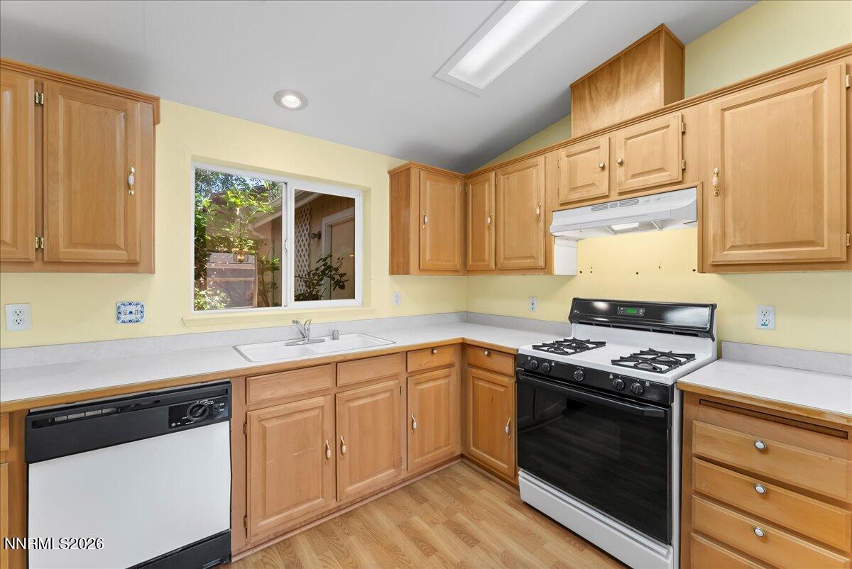7621 Diamond Pointe Way Reno, NV 89506 - Photo 11 of 32 11-7621 Diamond Pointe Way Reno NV 89506