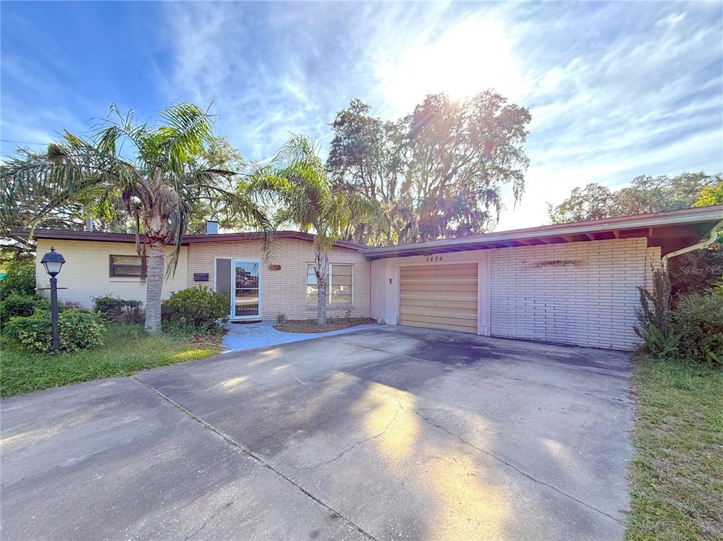 2464 Derbyshire Road Maitland, FL 32751 - Photo 42 of 42 a view of a backyard of the house