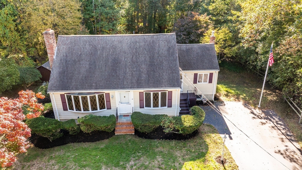 41 Marcus Road Wilmington, MA 01887 - Photo 27 of 29 a view of balcony with garden and plants