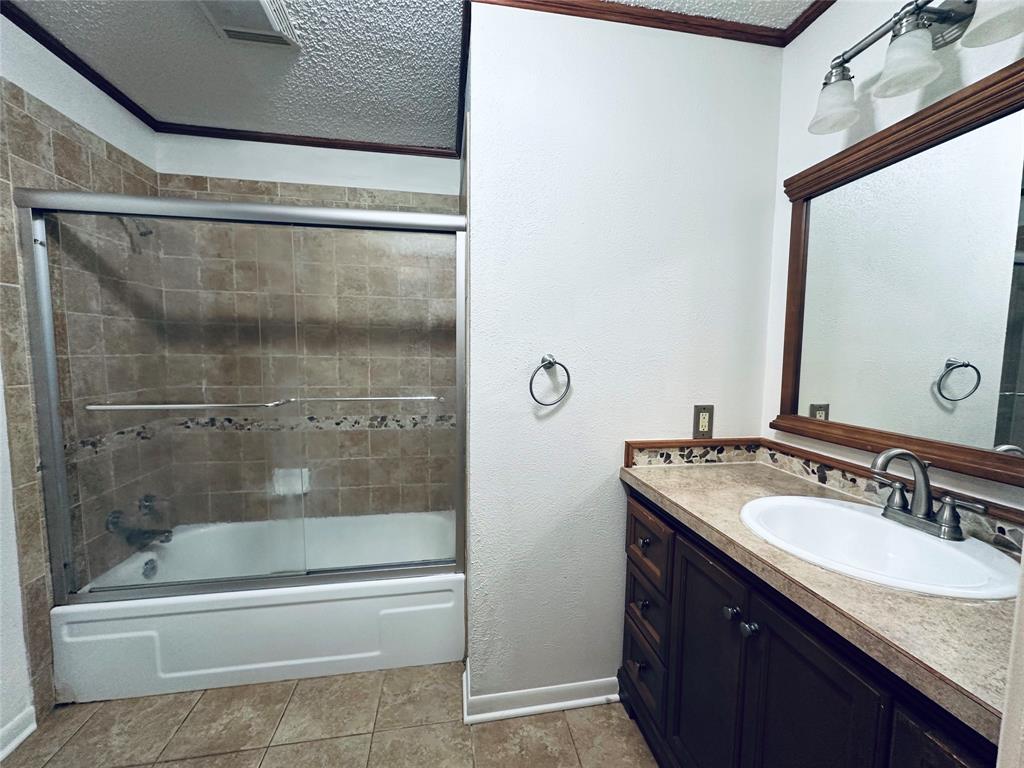303 North Victor Street Comanche, TX 76442 - Photo 6 of 12