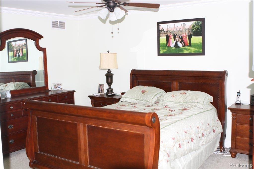 1683 Morningside Lane Rochester, MI 48307 - Photo 4 of 11 IMG_9500.JPG