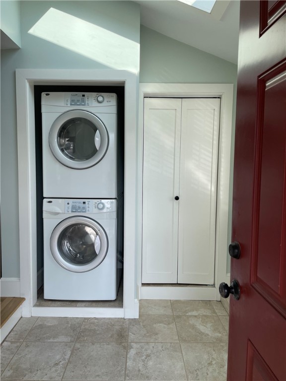 102 3rd Beach Road Middletown, RI 02842 - Photo 4 of 29