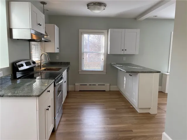 $2,500 | 102 3rd Beach Road, Middletown, RI 02842