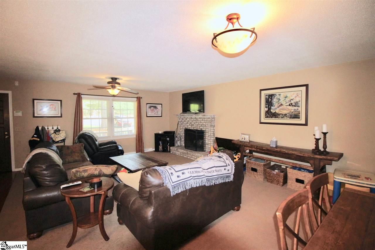 206 Lawrence Bridge Road Seneca, SC 29672 - Photo 8 of 36 Gallery Image 8