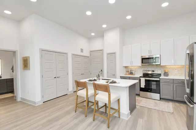 $2,420 | 1617 Enid Street, Unit 279, Houston, TX 77009