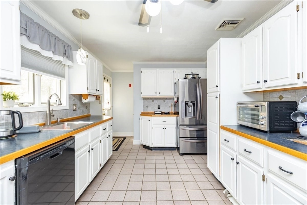 1083 Broadway Road Dracut, MA 01826 - Photo 15 of 28 Gallery Image 15