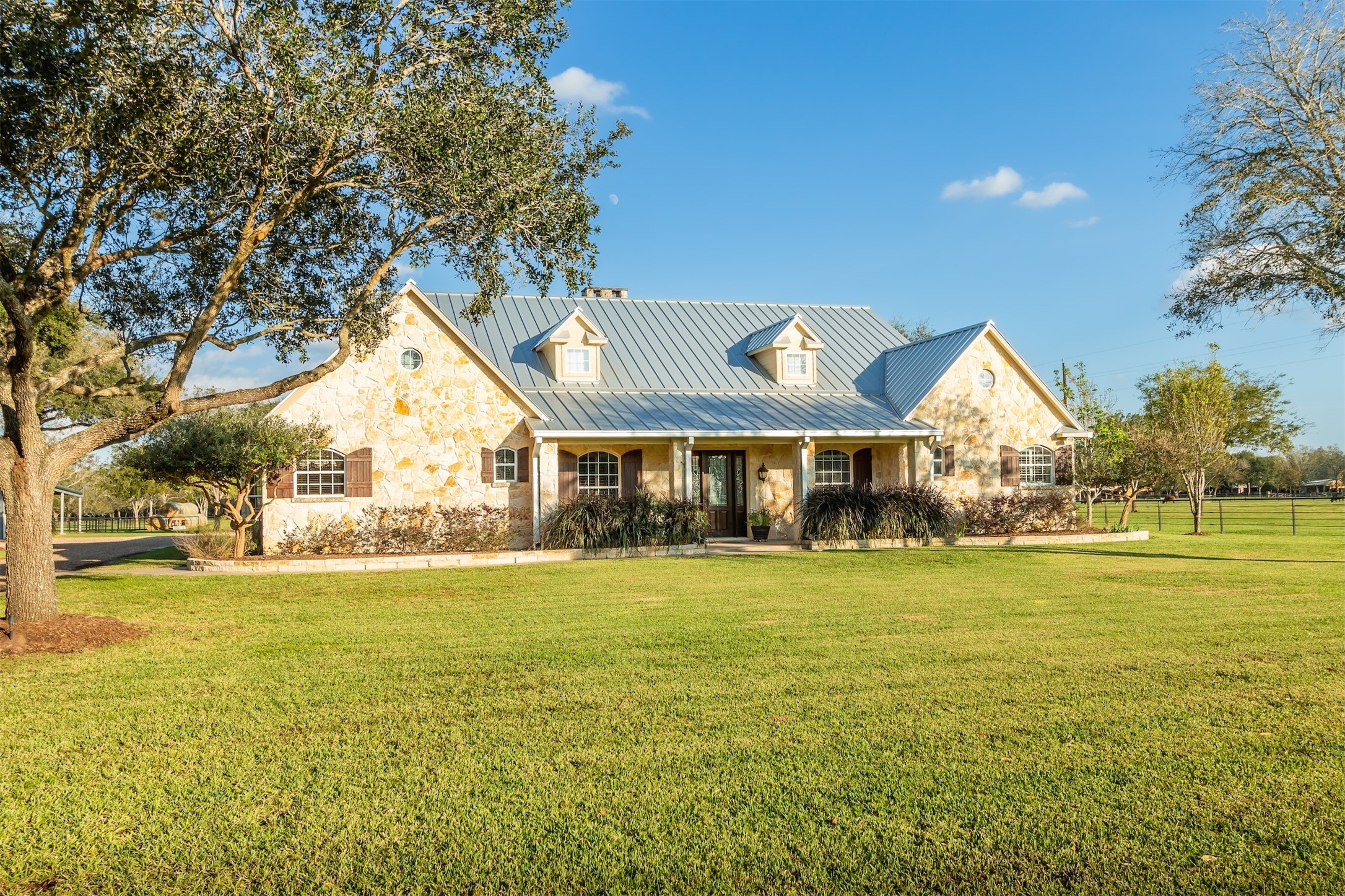 3150 Holmes Road Richmond, TX 77406 - Photo 3 of 28 a front view of a house with a yard