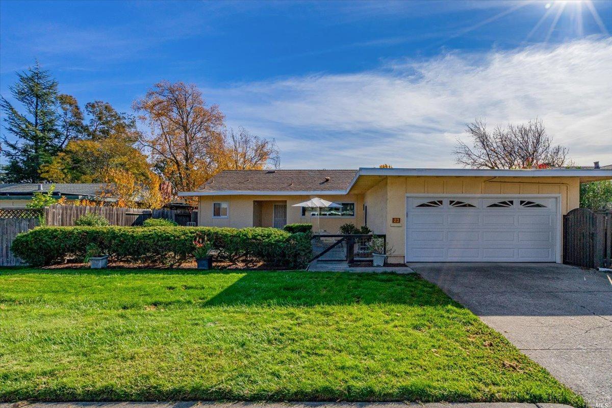 23 Temelec Circle, Sonoma, CA 95476 Compass