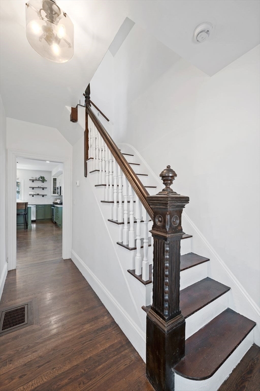 8 Chestnut Street Lynn, MA 01902 - Photo 15 of 39
