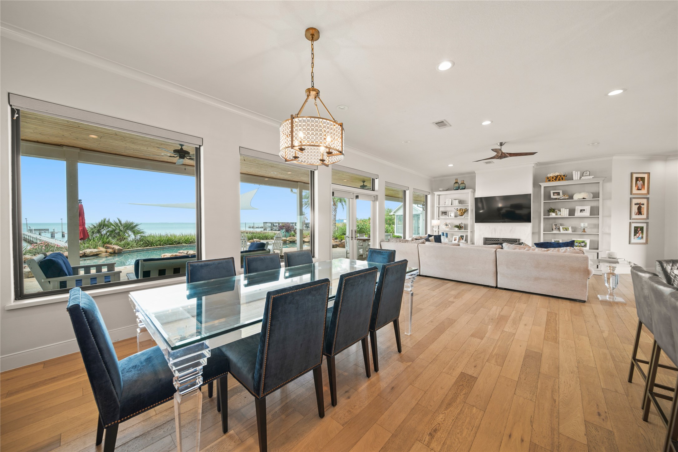 206 Avenue A Dickinson, TX 77539 - Photo 12 of 38 Dining Area