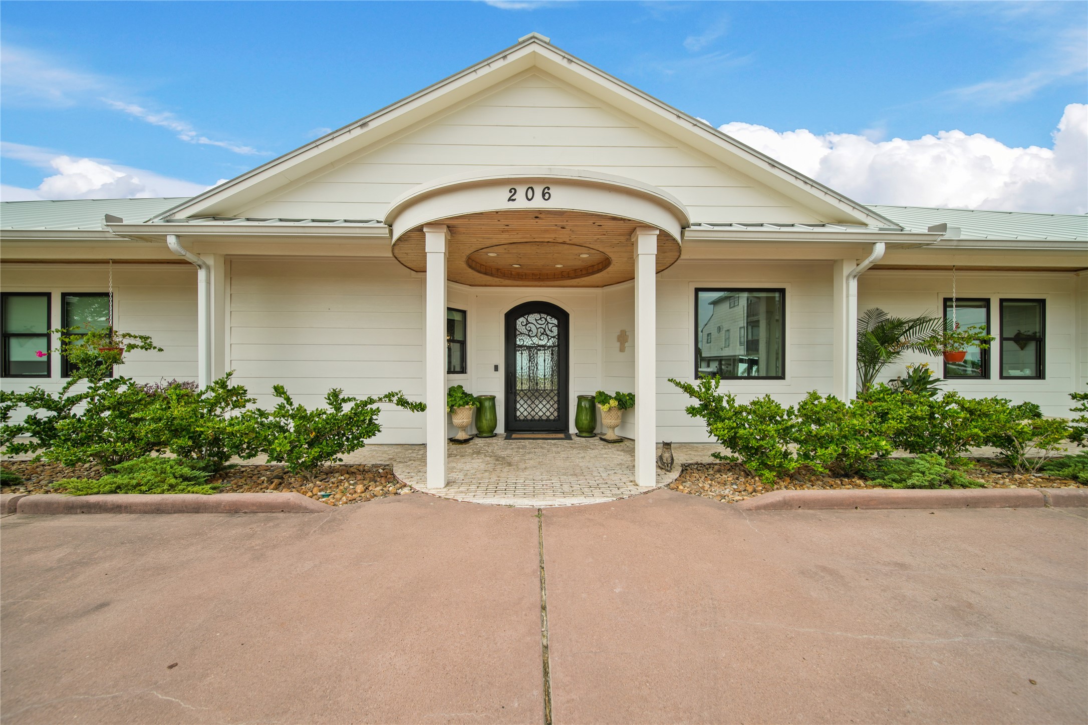 206 Avenue A Dickinson, TX 77539 - Photo 3 of 38 Call us to view this Beautifully Remodeled Home! Upgrades Galore!