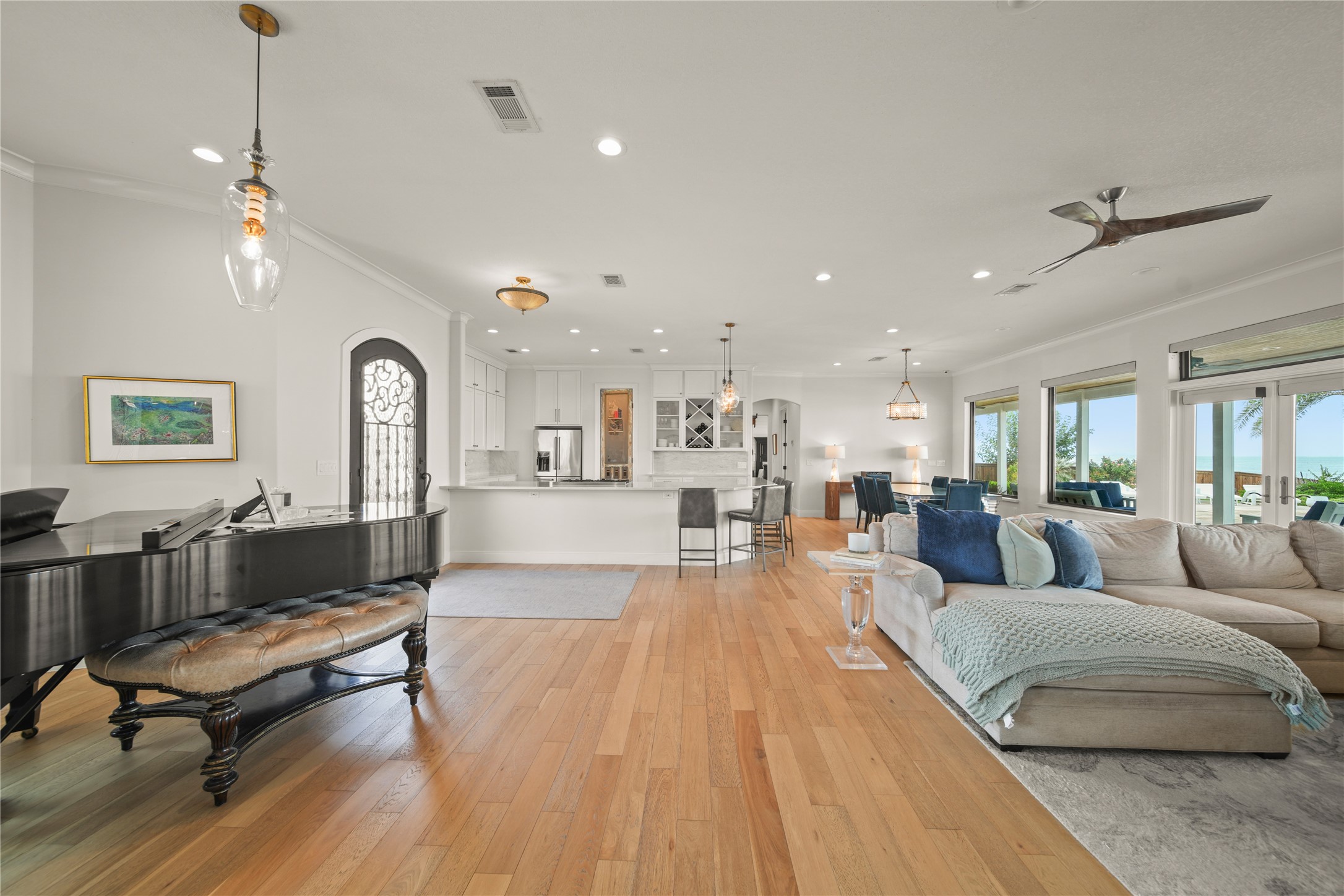 206 Avenue A Dickinson, TX 77539 - Photo 38 of 38 Great Open Floorplan!