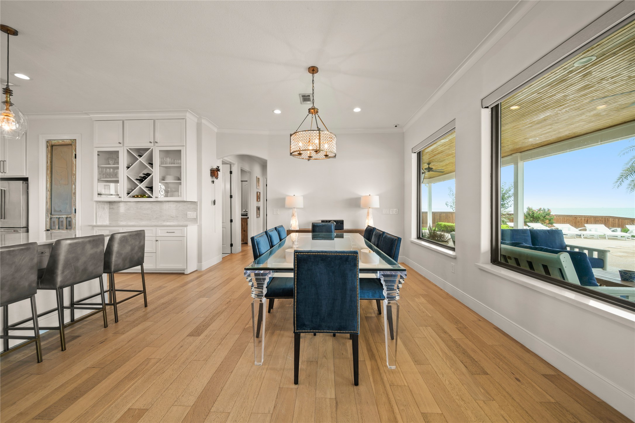 206 Avenue A Dickinson, TX 77539 - Photo 7 of 38 Great View of the Kitchen, Dining Combo!