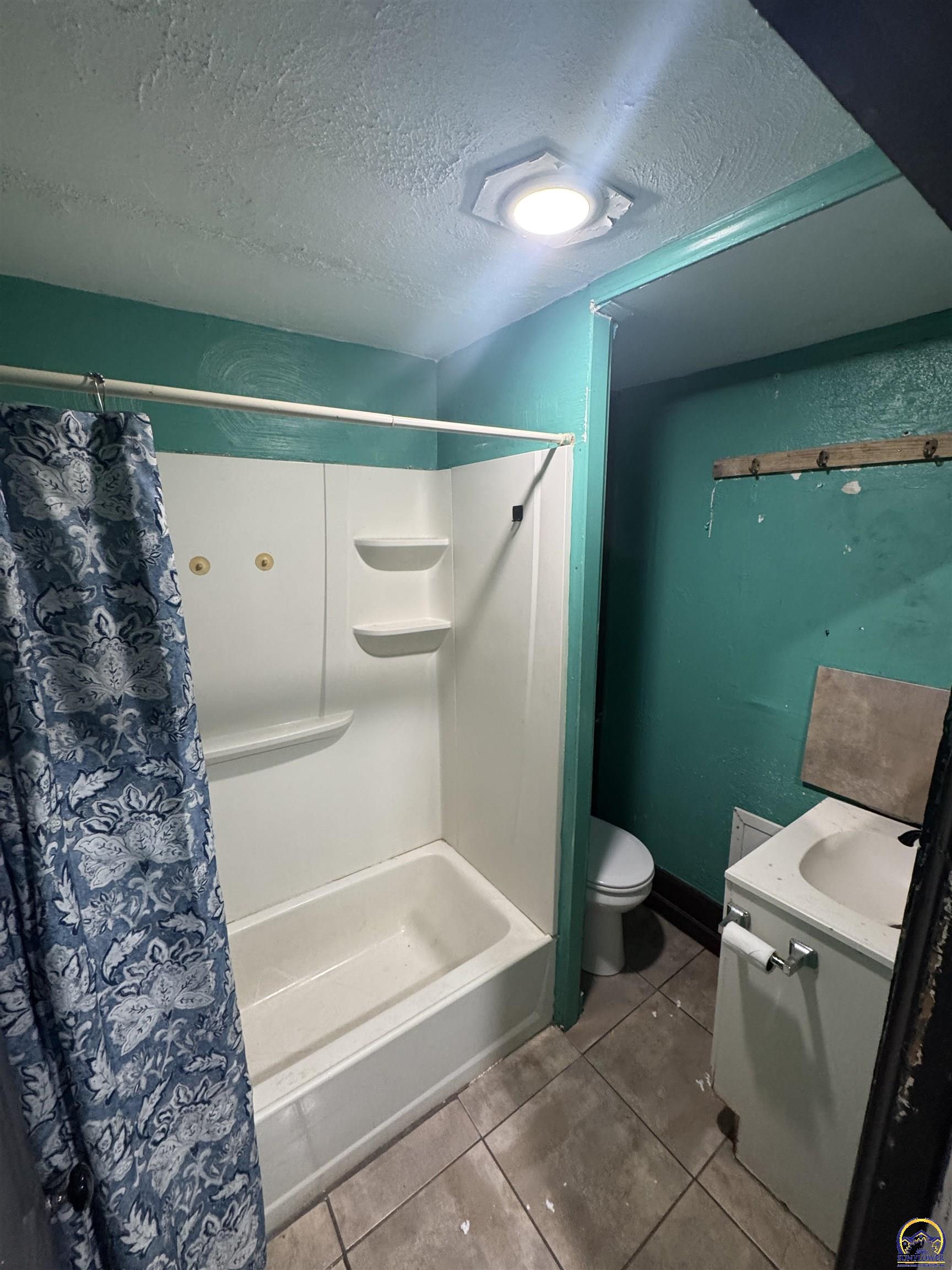 1109 Southwest Lincoln Street Topeka, KS 66604 - Photo 12 of 22