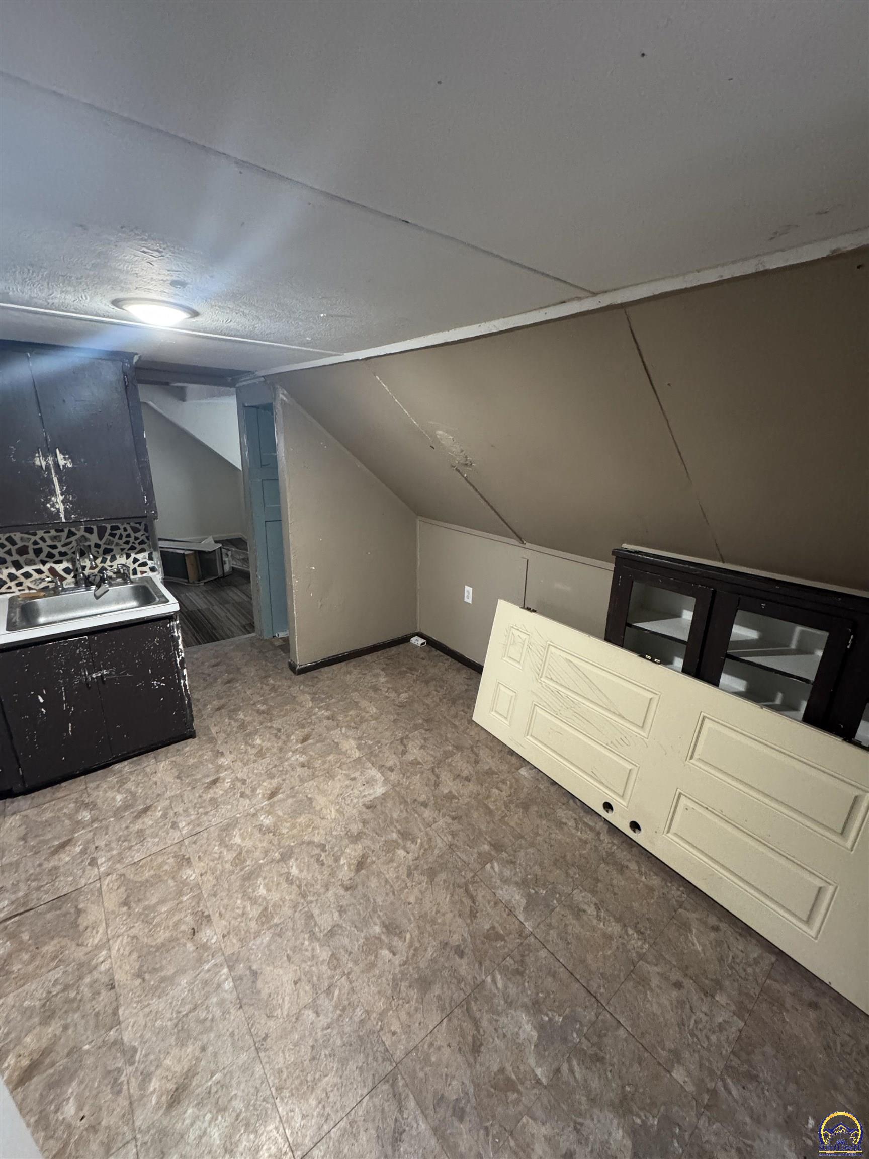 1109 Southwest Lincoln Street Topeka, KS 66604 - Photo 16 of 22