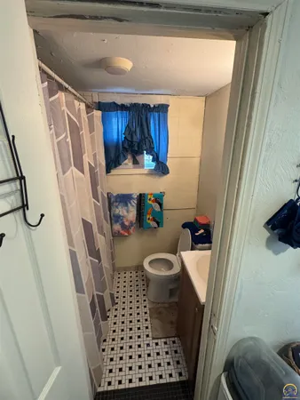 $129,900 | 1109 Southwest Lincoln Street, Topeka, KS 66604