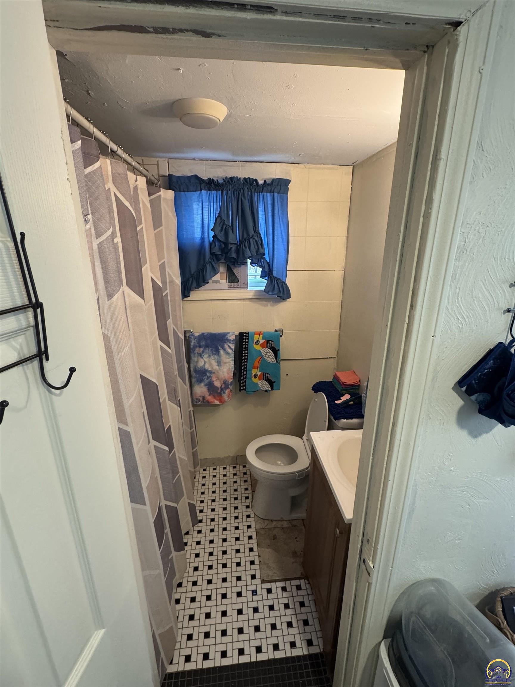 1109 Southwest Lincoln Street Topeka, KS 66604 - Photo 6 of 22