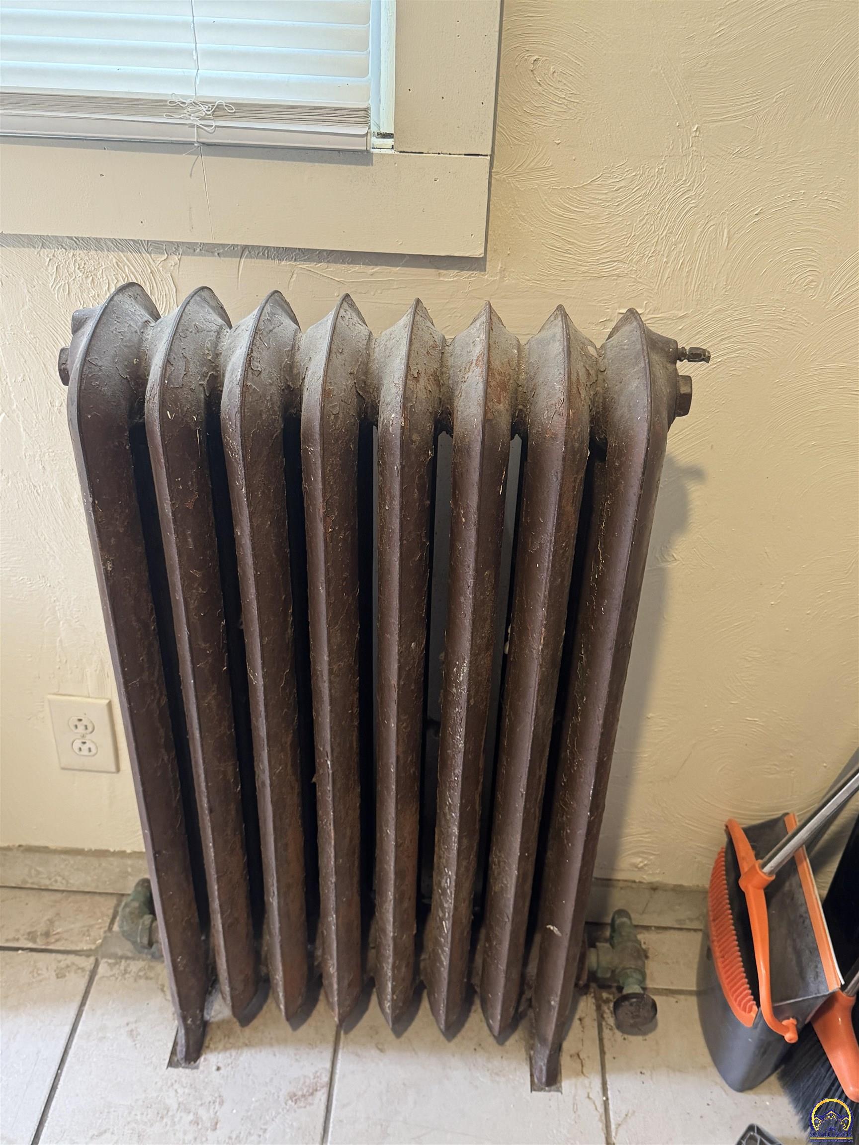 1109 Southwest Lincoln Street Topeka, KS 66604 - Photo 9 of 22