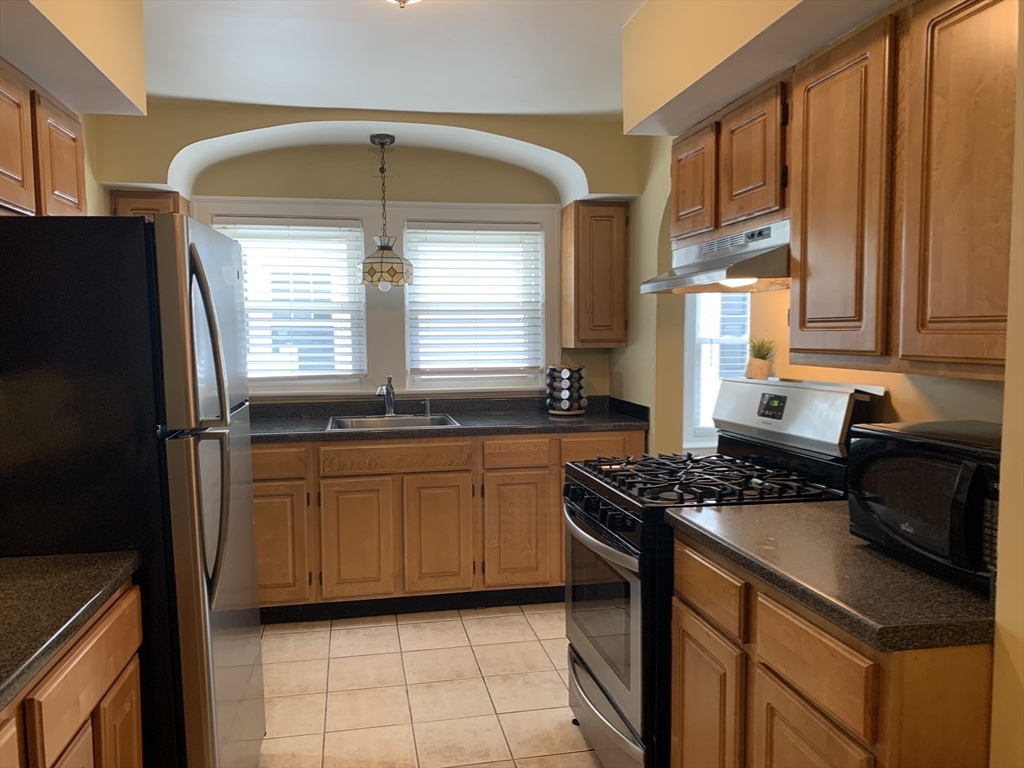 97 Birchwood Road Methuen, MA 01844 - Photo 8 of 33 Gallery Image 8