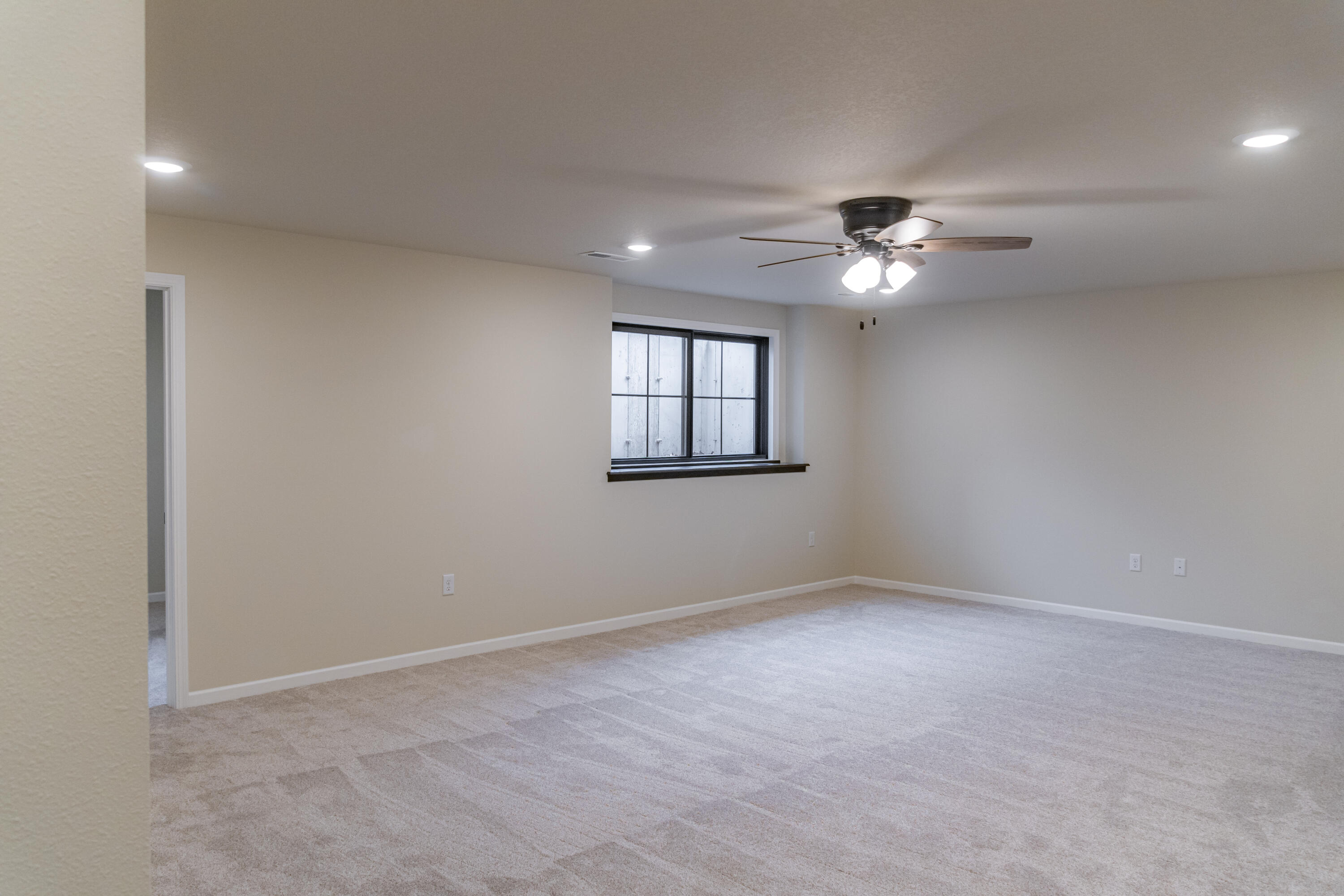 618 Johnson Street Onalaska, WI 54650 - Photo 21 of 29 Family Room