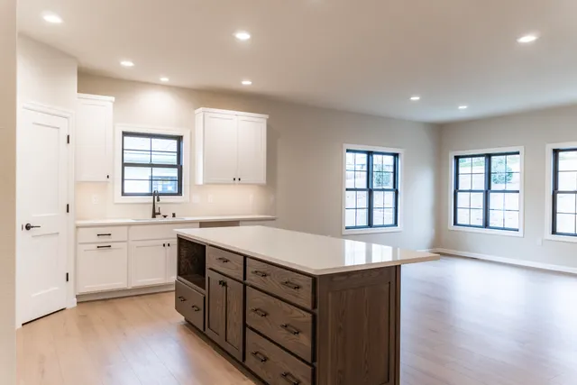 $674,800 | 618 Johnson Street, Onalaska, WI 54650