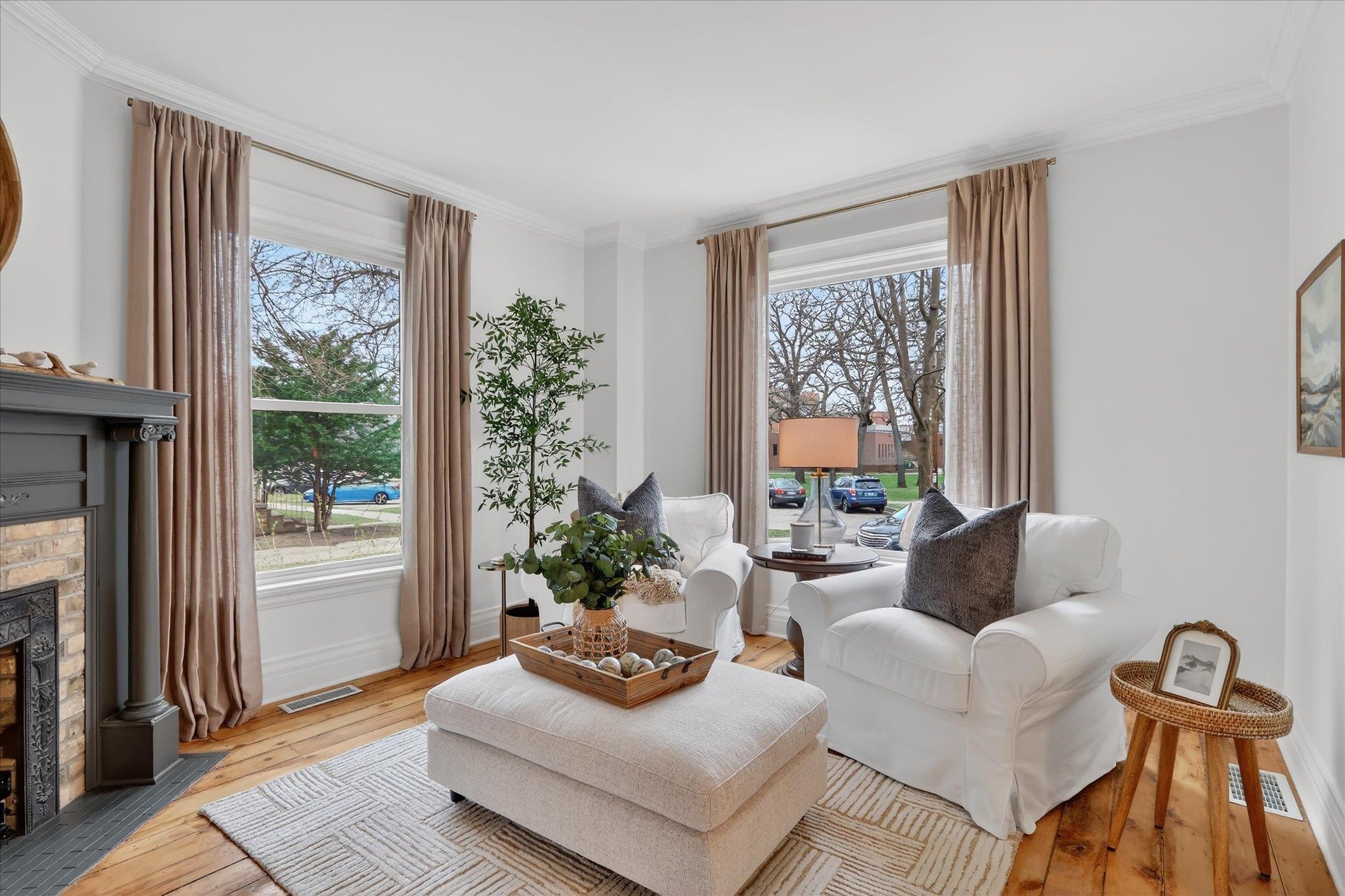 631 College Street Beloit, WI 53511 - Photo 5 of 37