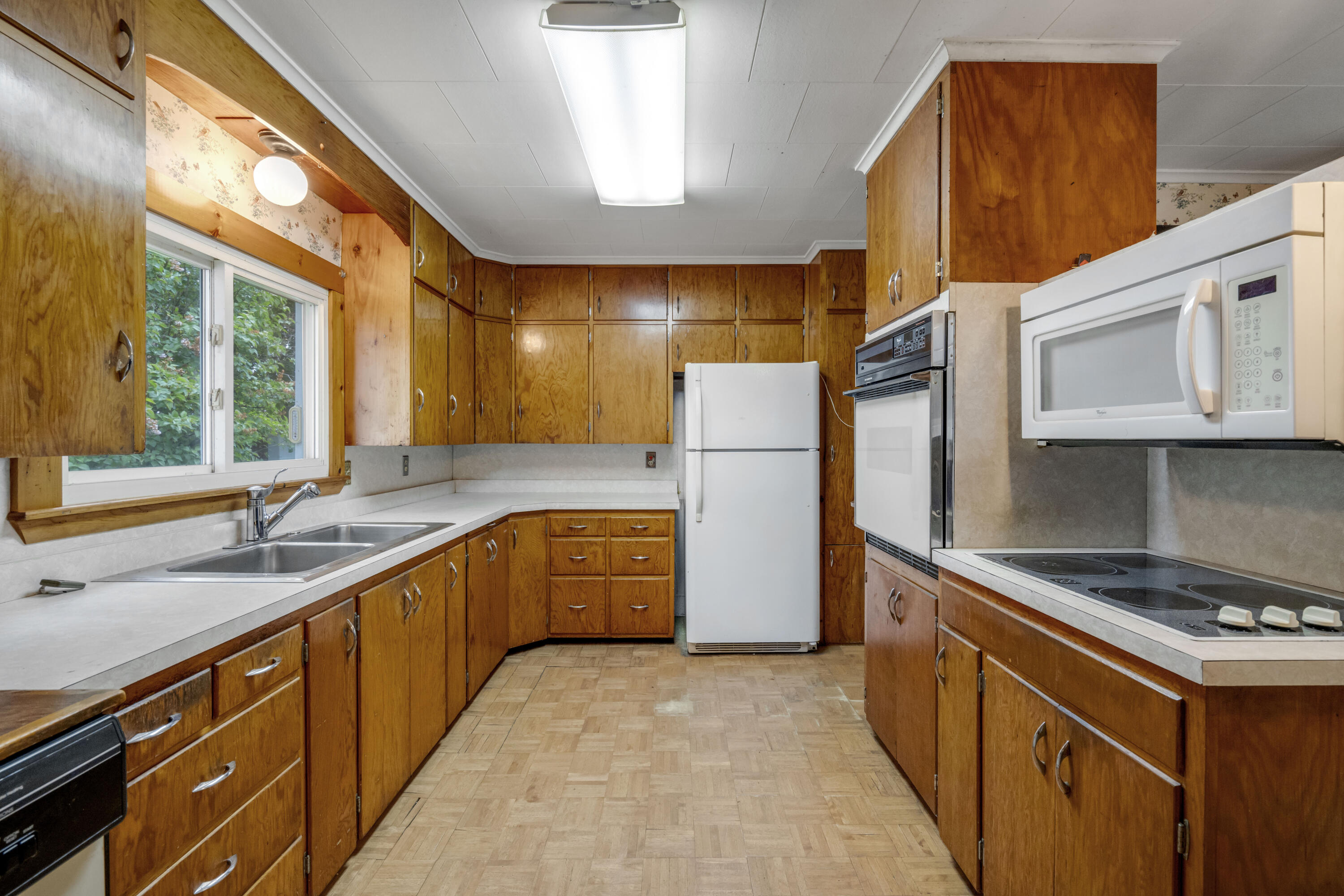 209 Oak Hill Road Auburn, ME 04210 - Photo 7 of 58 DSC02649