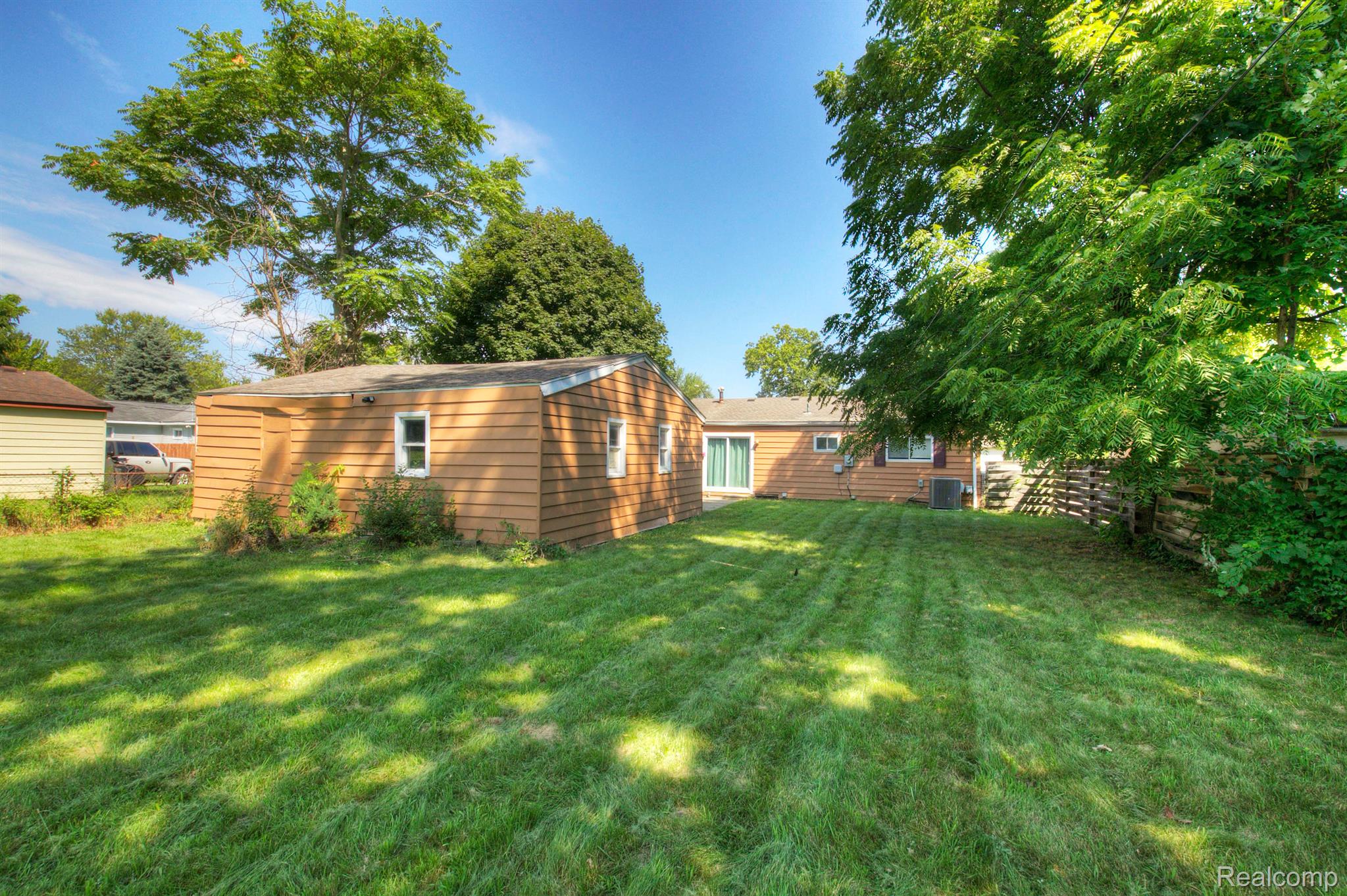 2350 Ravinewood Ypsilanti, MI 48198 - Photo 17 of 59 Gallery Image 17