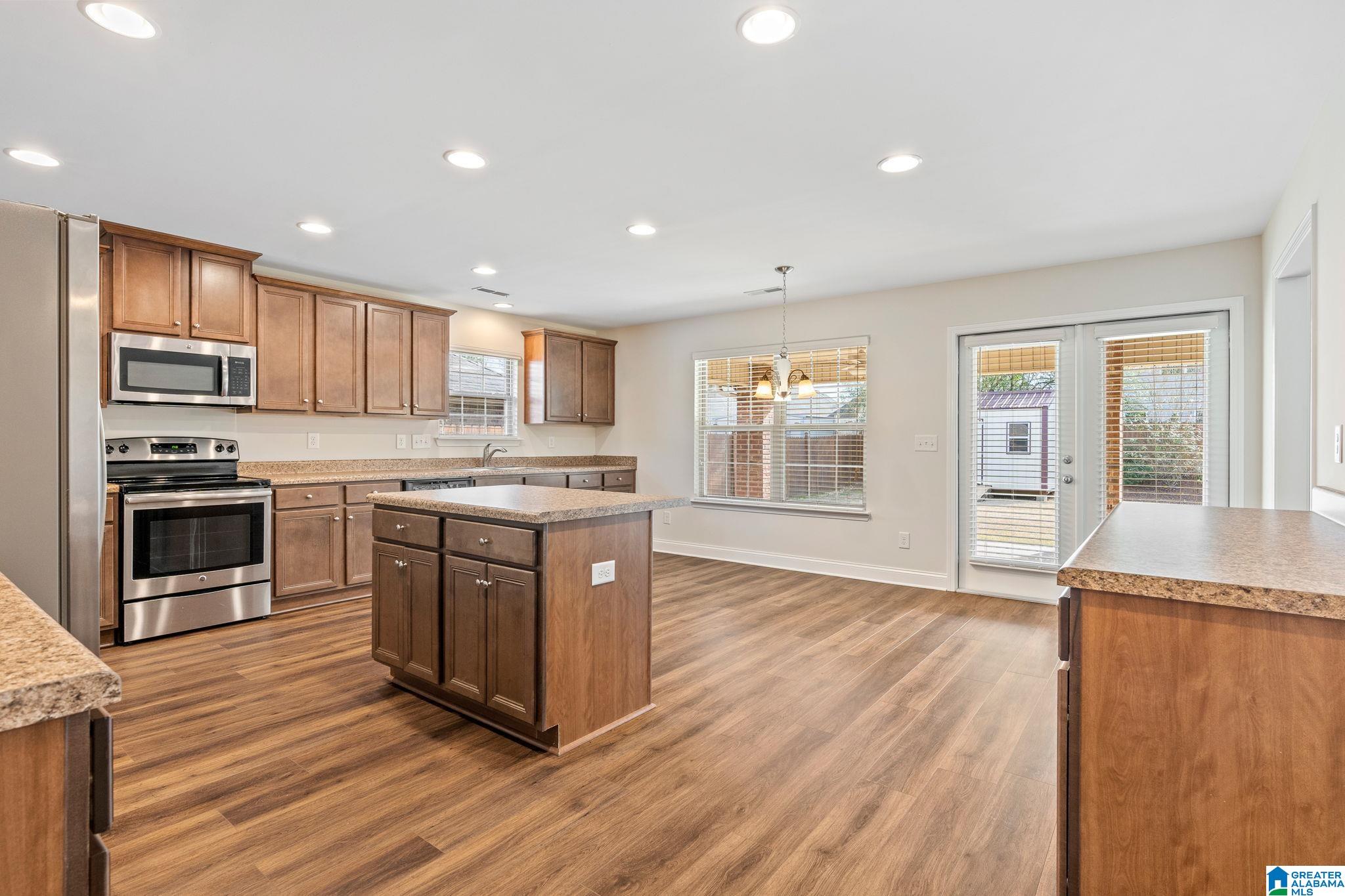 320 Golden Meadows Place Alabaster, AL 35007 - Photo 10 of 31