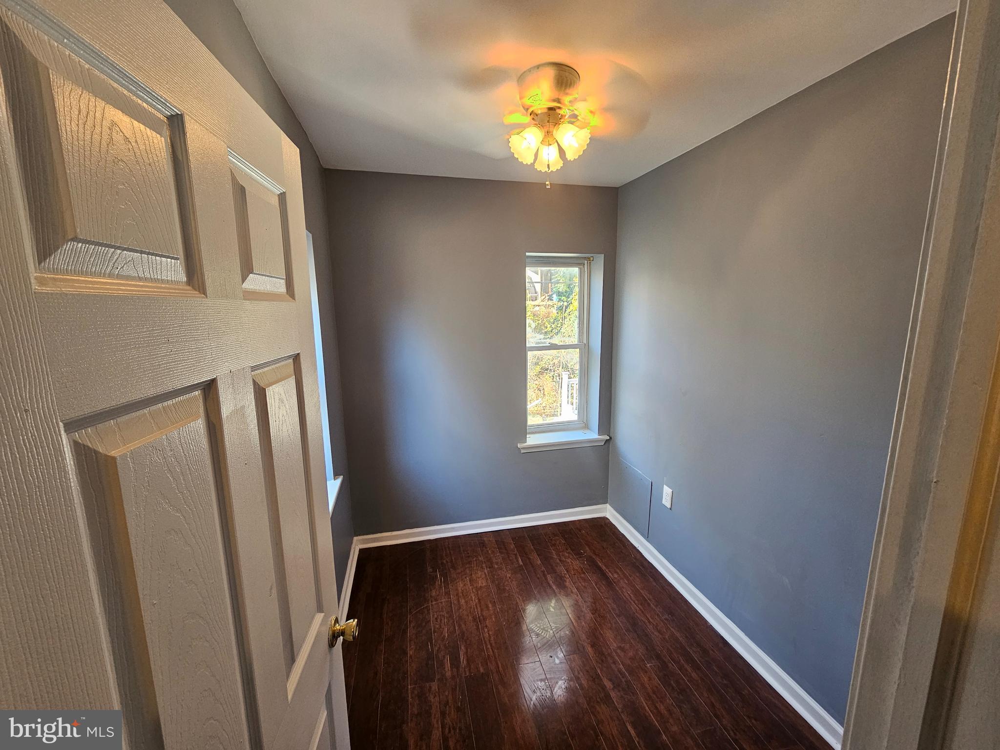 249 East Sharpnack Street Philadelphia, PA 19119 - Photo 11 of 18