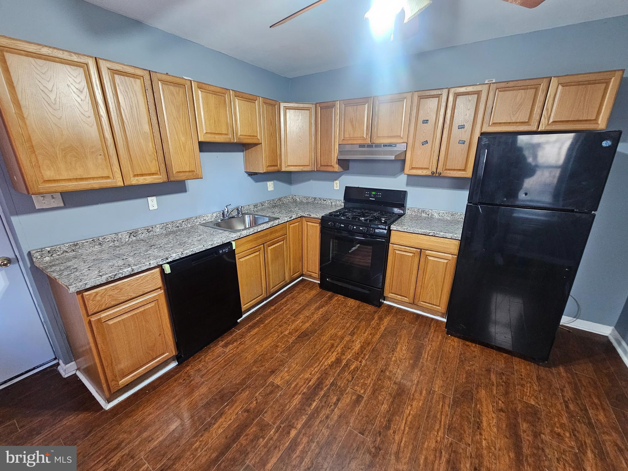 249 East Sharpnack Street Philadelphia, PA 19119 - Photo 6 of 18