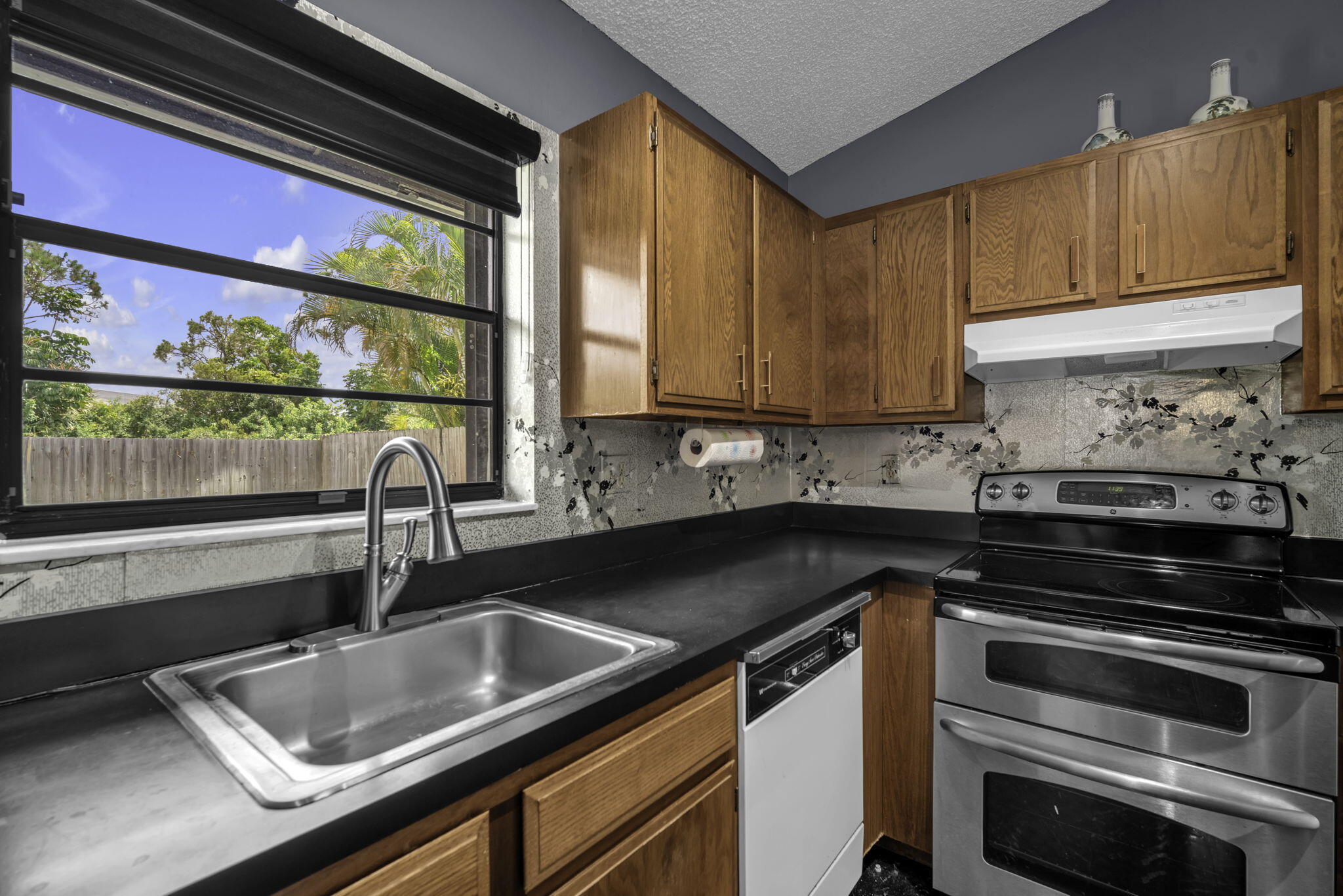 223 Bobwhite Road Royal Palm Beach, FL 33411 - Photo 16 of 38 38-web-or-mls-DSC02601