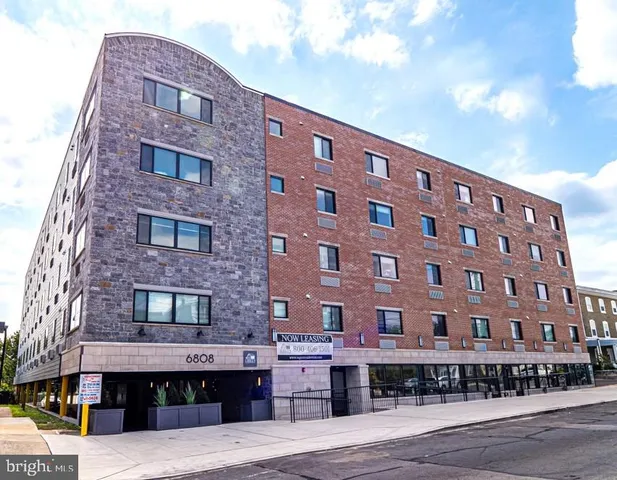 a large building with a street