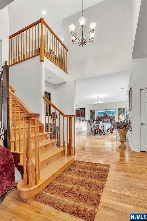 8 Mary Court Mahwah, NJ 07430 - Photo 2 of 25