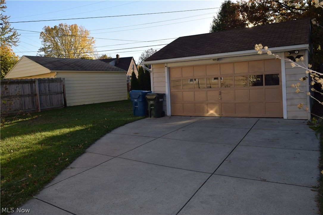 6438 Keltonshire Road Parma, OH 44129 - Photo 5 of 27