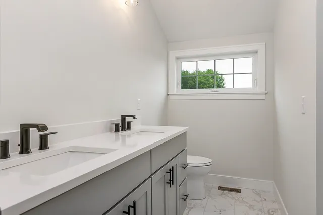 $1,350,000 | Lot 8 Emerson Ridge, Unit 8, Dover, NH 03820