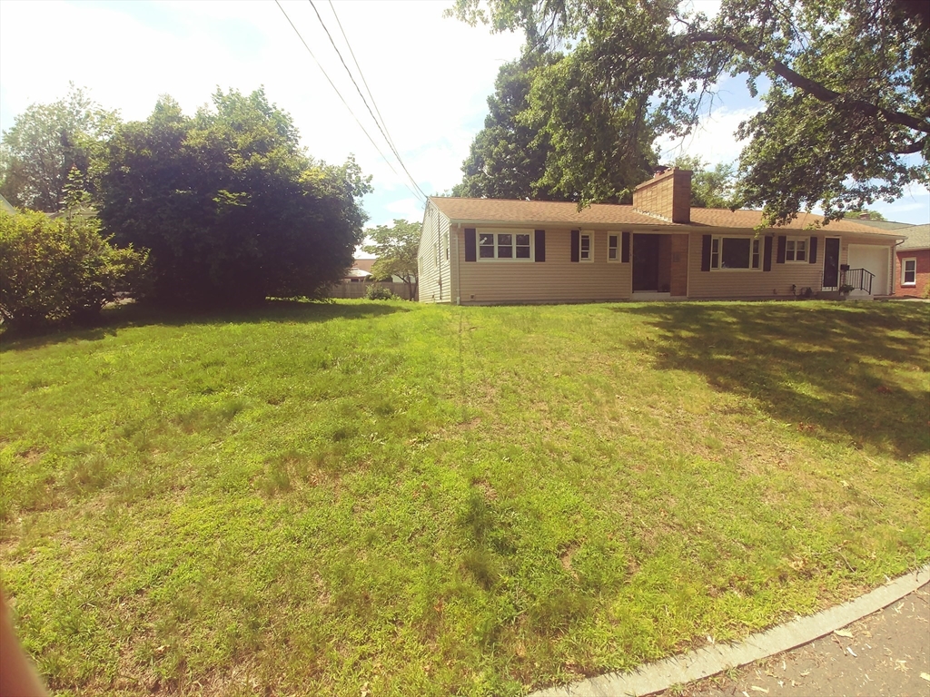 68 Dayton Street Springfield, MA 01118 - Photo 2 of 30