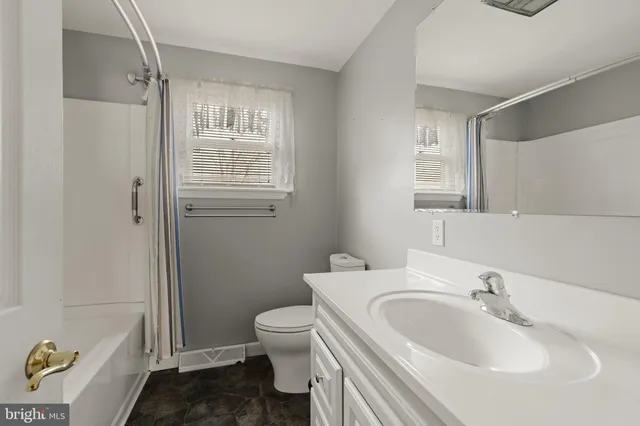 $324,800 | 406 South Church Street, Quarryville, PA 17566