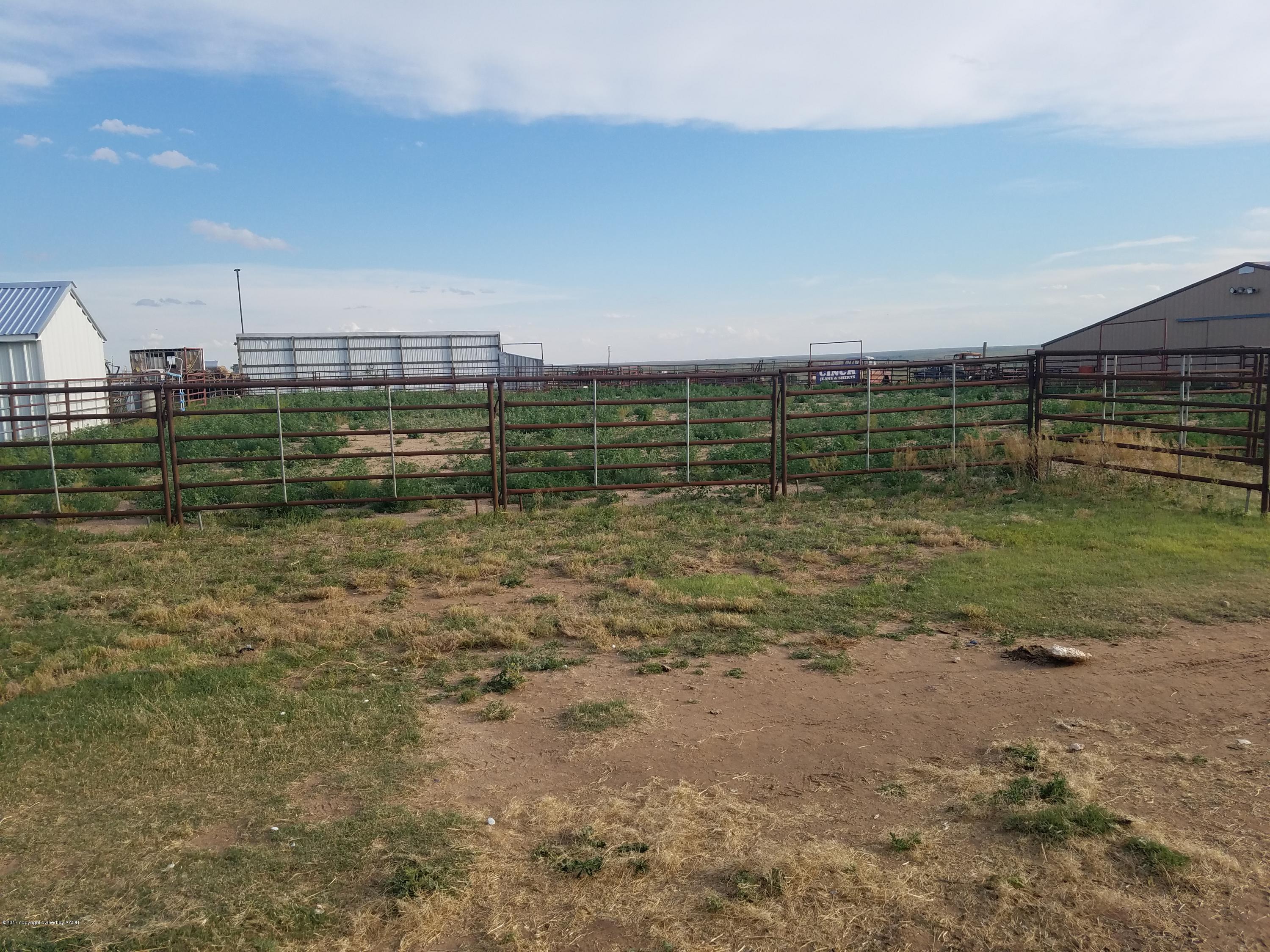 404 Milner Road Fritch, TX 79036 - Photo 4 of 11 20170530_192640