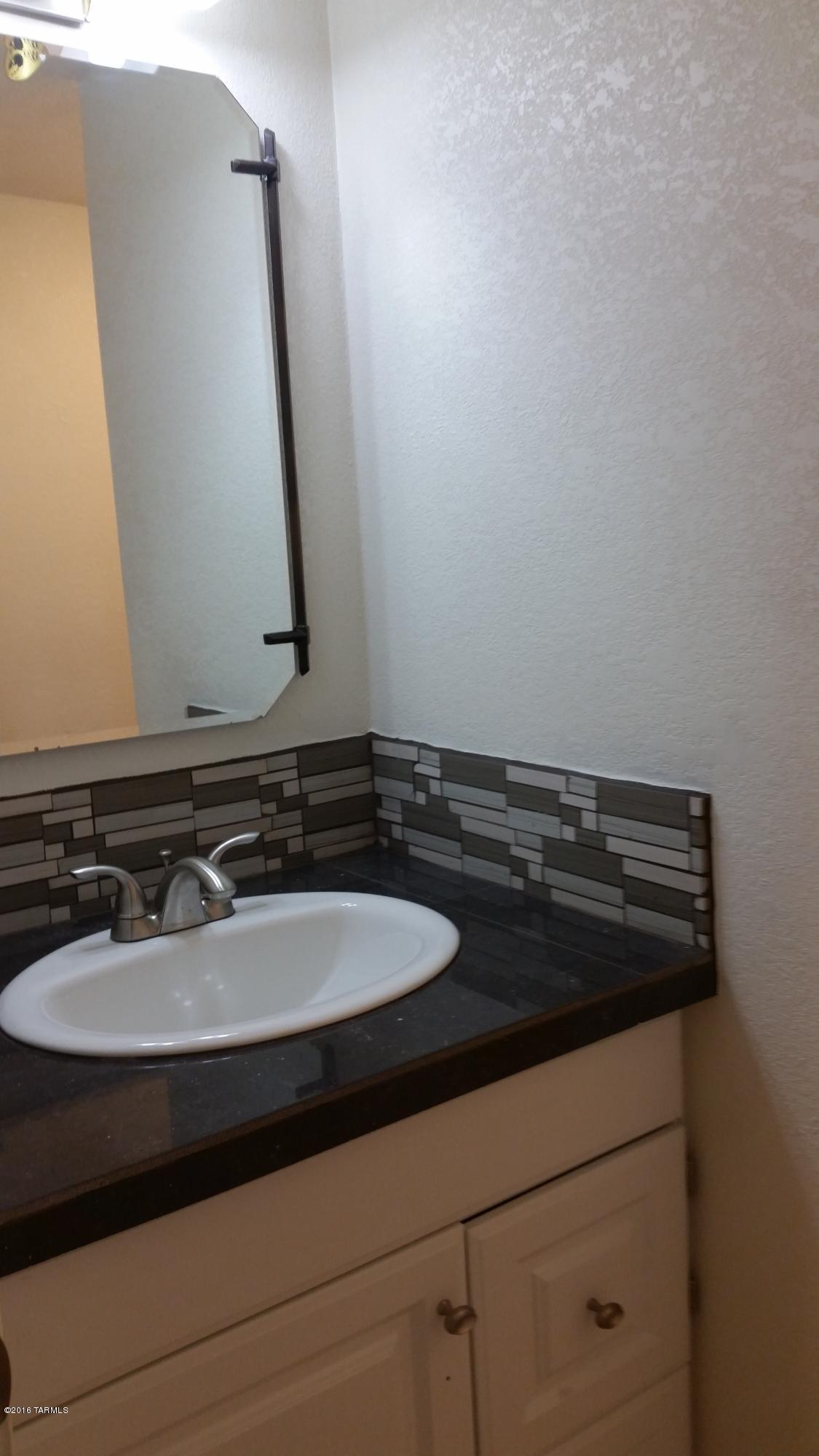 1030 East Roger Road Tucson, AZ 85719 - Photo 15 of 23 Gallery Image 15