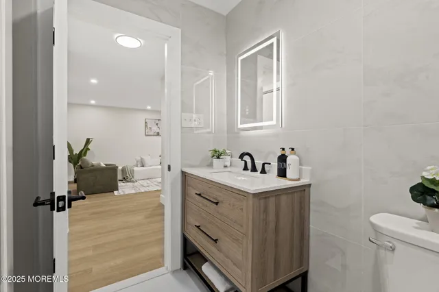 $337,000 | 84 Parkway Drive, Unit B, Freehold, NJ 07728