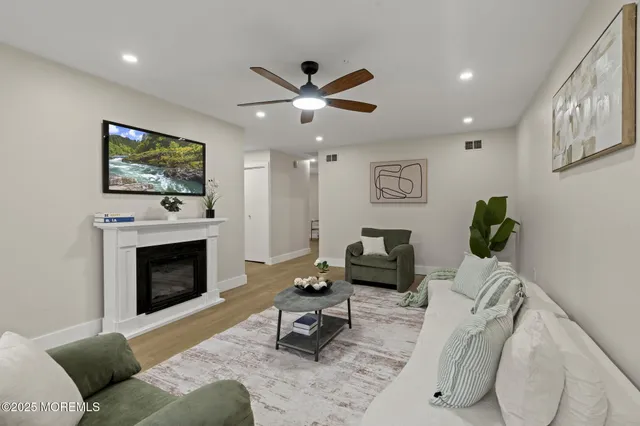 $337,000 | 84 Parkway Drive, Unit B, Freehold, NJ 07728