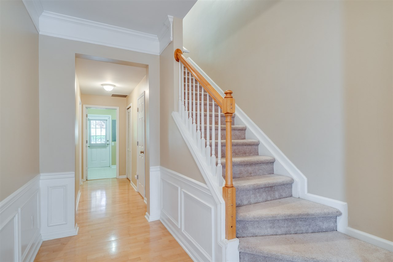 7220 Galon Glen Road Raleigh, NC 27613 - Photo 3 of 22 Foyer