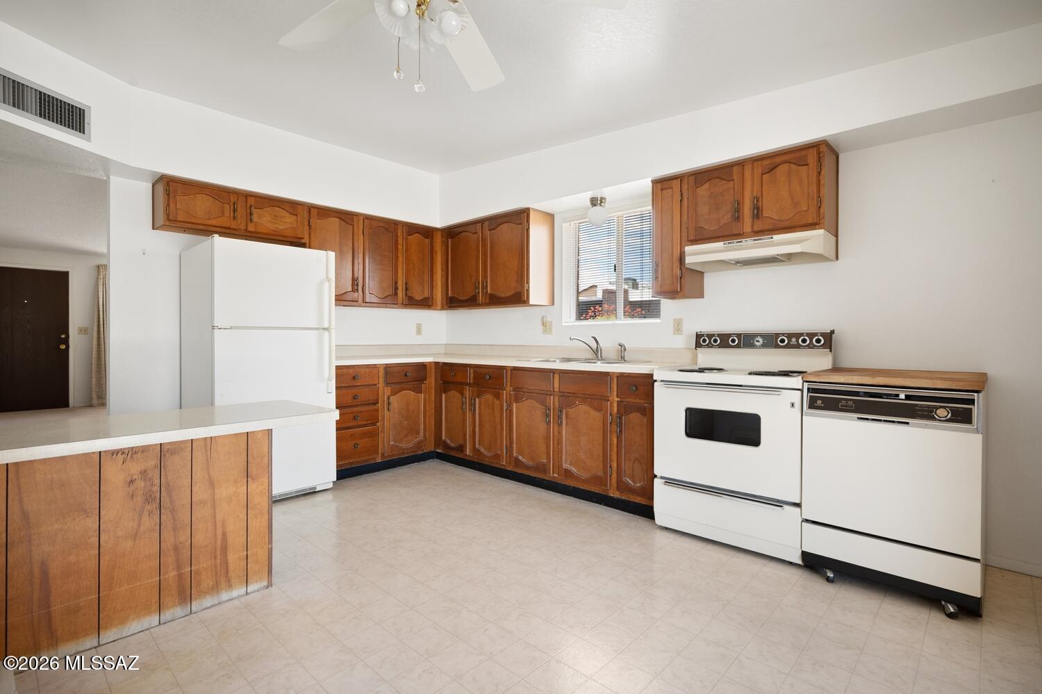 3354 East Fort Lowell Road Tucson, AZ 85716 - Photo 6 of 17 Eat-in Dining