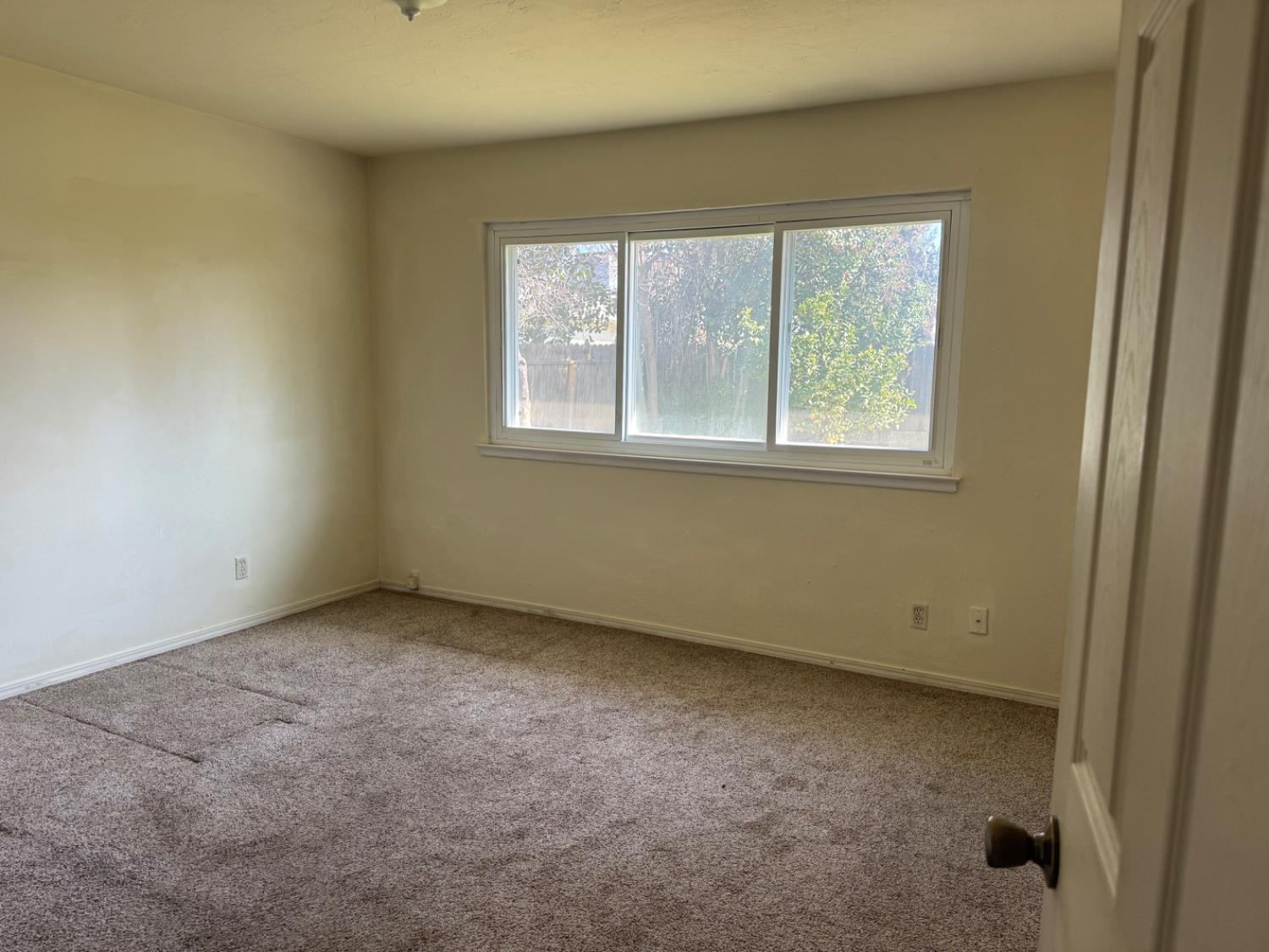 4656 North 5th Street Fresno, CA 93726 - Photo 12 of 22